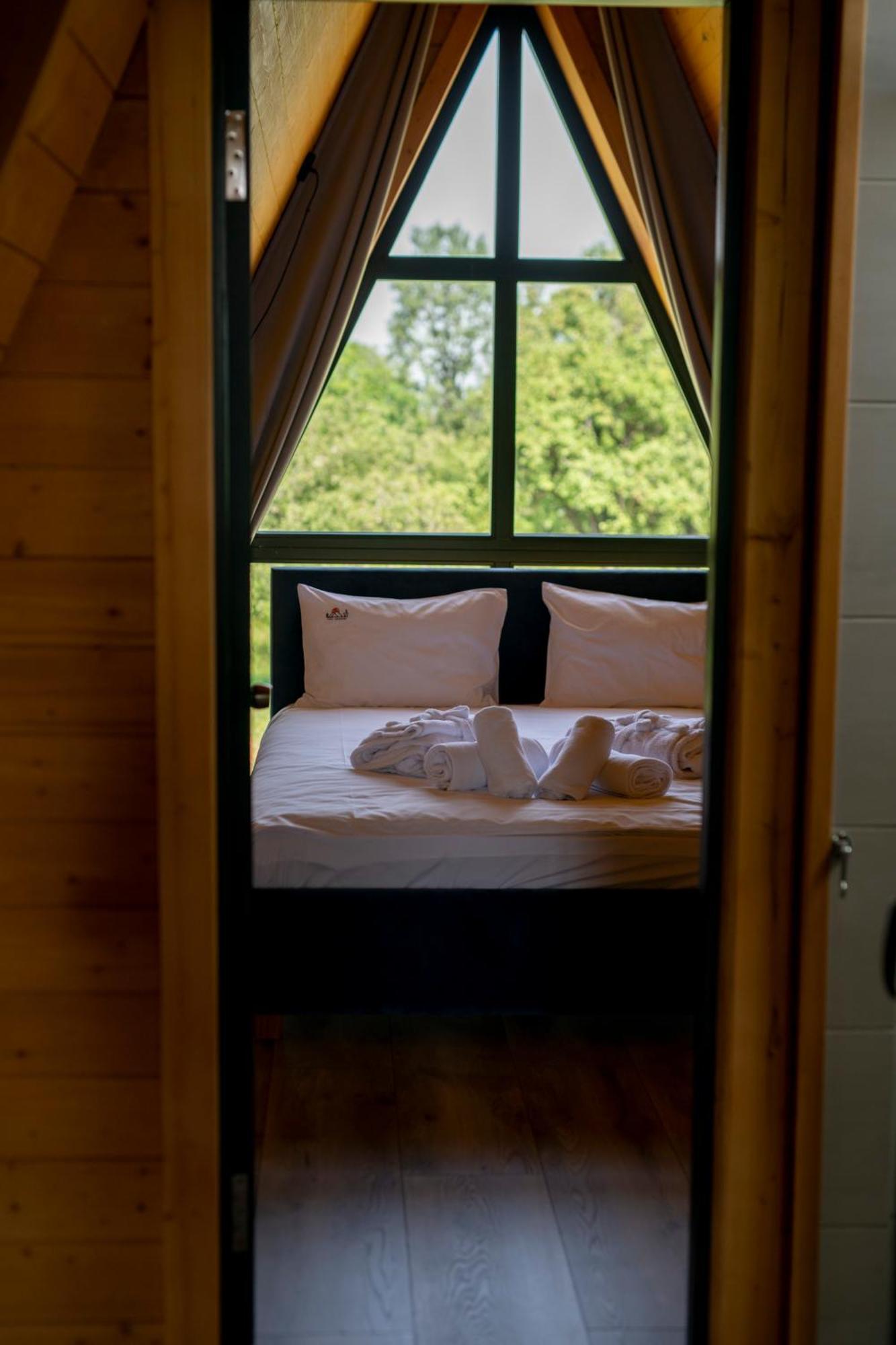 Vino Chalets Bran Sohodol  Exterior photo